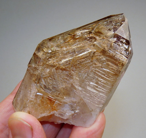 Window quartz crystal with interesting gas inclusions and good termination