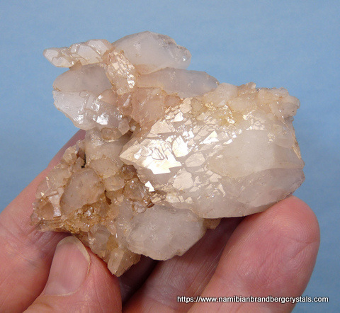 Flattish, 2-sided group of quartz crystals