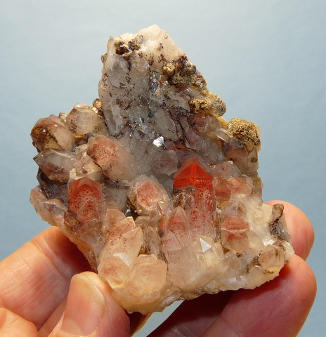 Phantom quartz crystals on matrix