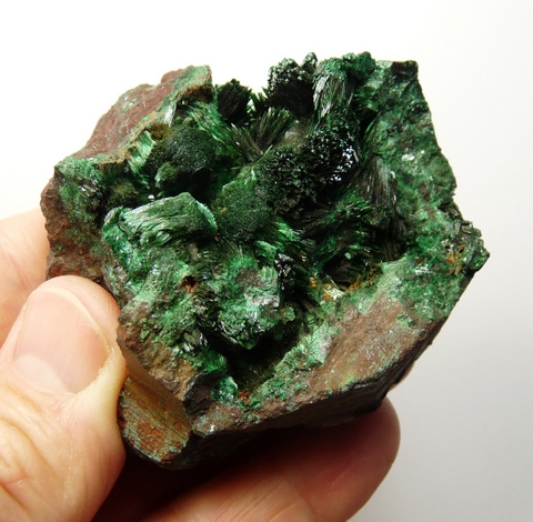 Malachite crystal sprays on ore matrix